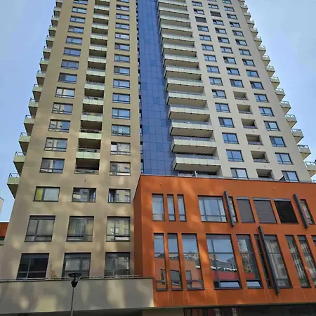 Amazing View-18th Floor-2 Bedrooms Flat - Free Parking * Bratysława