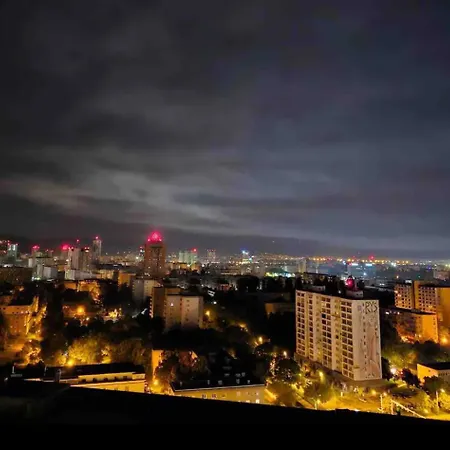 Amazing View-18th Floor-2 Bedrooms Flat - Free Parking * 브라티슬라바