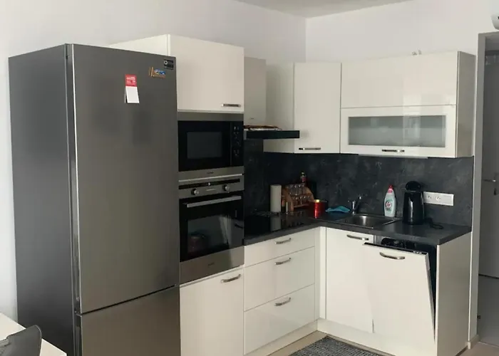 דירה Amazing View-18th Floor-2 Bedrooms Flat - Free Parking ברטיסלאבה