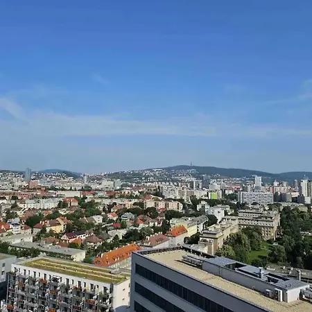 Amazing View-18th Floor-2 Bedrooms Flat - Free Parking *