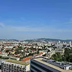 Amazing View-18th Floor-2 Bedrooms Flat - Free Parking *